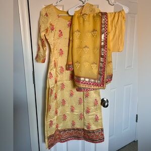 Elegant Yellow Indian Outfit (Dress, Pants, Dupatta) – Small/Medium